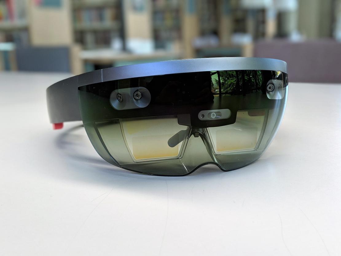 What Are the Potential Benefits of Using AI Augmented Reality Hololens in Education?